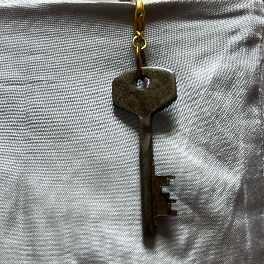 Anthropologie Antiqued Skeleton Key Shoe Charm NWOT shoe charms anthropologie